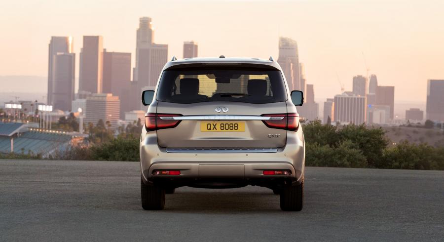  Infiniti QX80 5.6 2018 года  (фото 42 из 117)